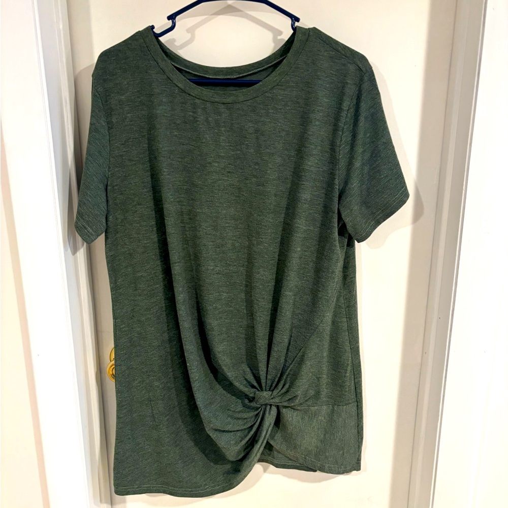 Olive green tshirt with tie knot front pockets size XL